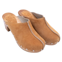 Drewniaki damskie skórzane karmelowe na koturnie – nubuk, lekkie drewniane klapki, wygodne, polski produkt JA009