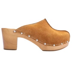 Drewniaki damskie skórzane karmelowe na koturnie – nubuk, lekkie drewniane klapki, wygodne, polski produkt JA009