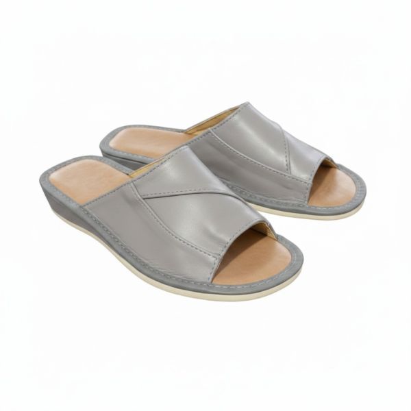 Pantofle domowe damskie skórzane szare – kapcie z Podhala na obcasie komfortowe